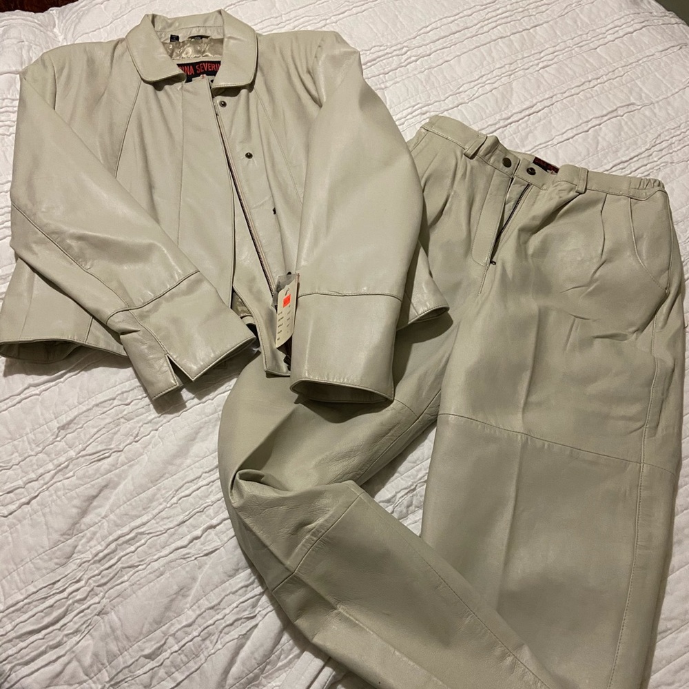 Womens leather suit (pant is un hemmed)